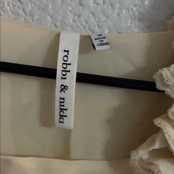 Robbi & Nikki by Robert Rodriguez Cream Ruffle Blouse - Picture 2 of 2